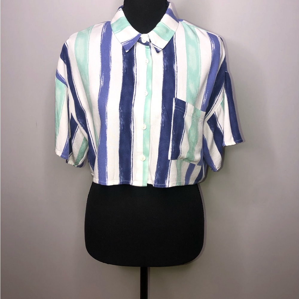 Forever 21 Blue, White, and  Green Striped Crop Medium Blouse